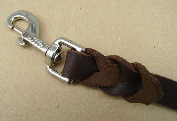 Fettlederleine mit Haken & Handschlaufe 19mm breit