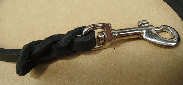 Fettlederleine mit Haken & Handschlaufe 19mm breit