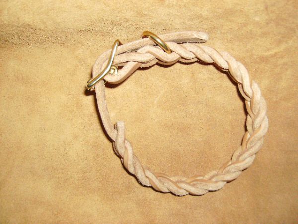 Halsung geflochten aus Fettleder mit Schnalle