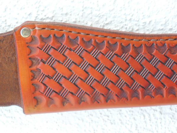 Köcherscheide punziert Basketwave